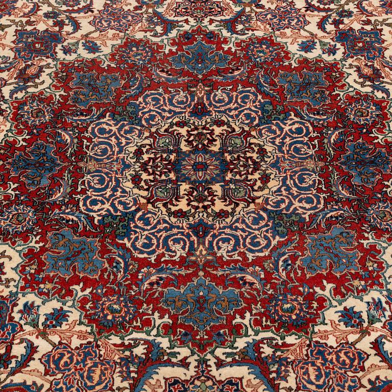 Matta, semiantik Isfahan, ca 352 x 256 cm.