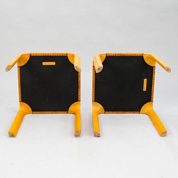 ALVAR AALTO, pallar, ett par, modell X602, Artek 1900-talets mitt.