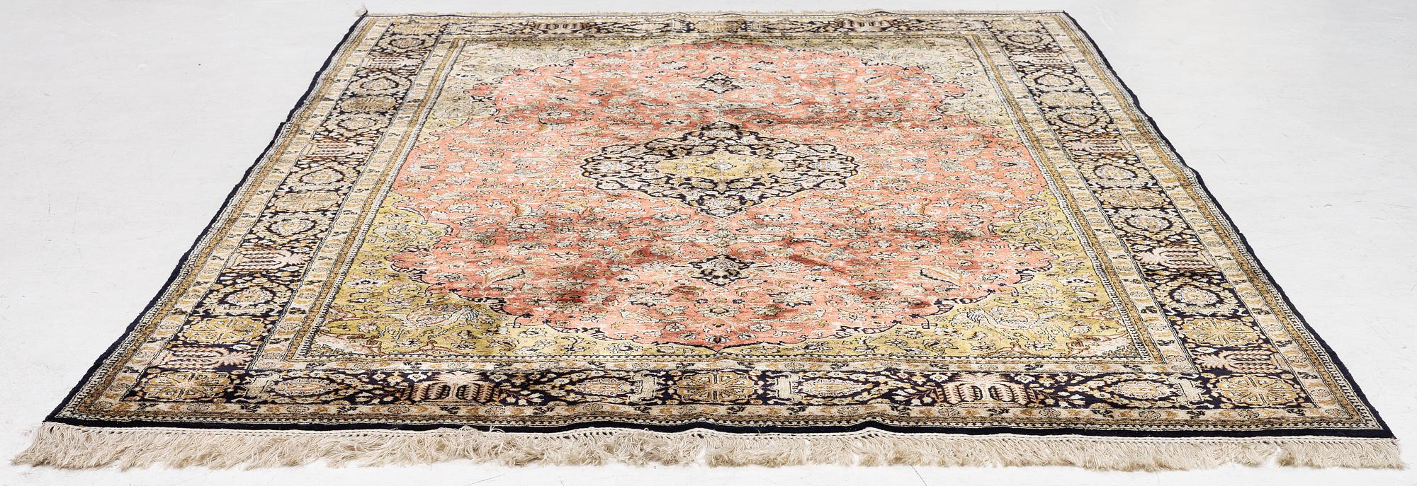 Carpet, silk, Nain, approx. 294 x 190 cm.
