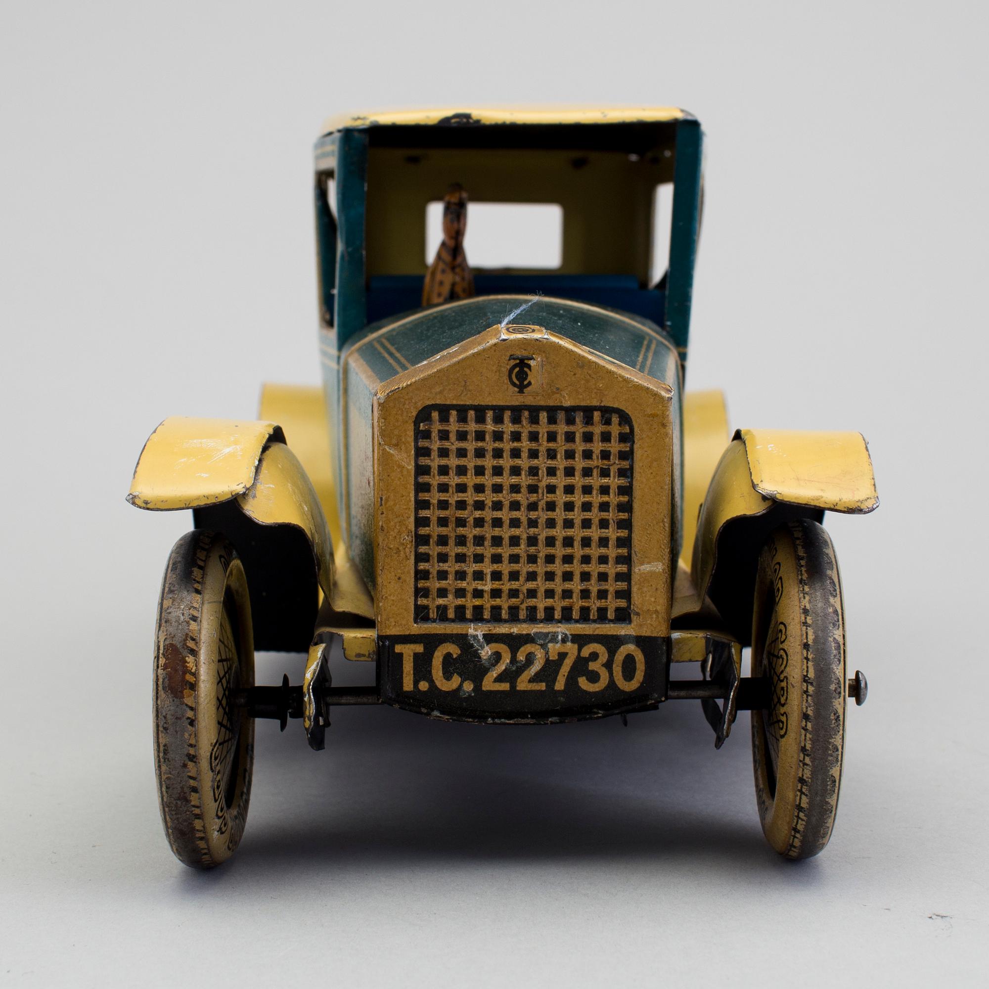 A tinplate Tipp & Co limousine 2730, Germany. Omkring 1930.