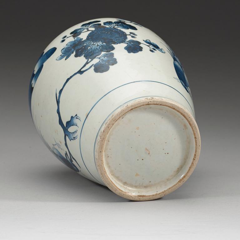 A blue and white Japanese jar, Edo period, 17th Century.