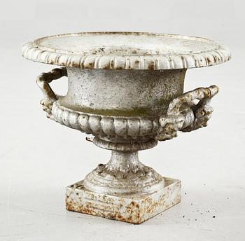 TRÄDGÅRSURNA, gjutjärn, 1900/2000-tal.