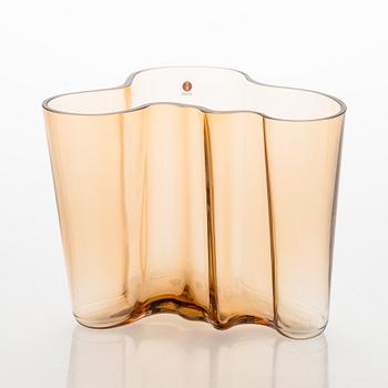 Alvar Aalto, maljakko, malli 3030, signeerattu Alvar Aalto. Iittala.