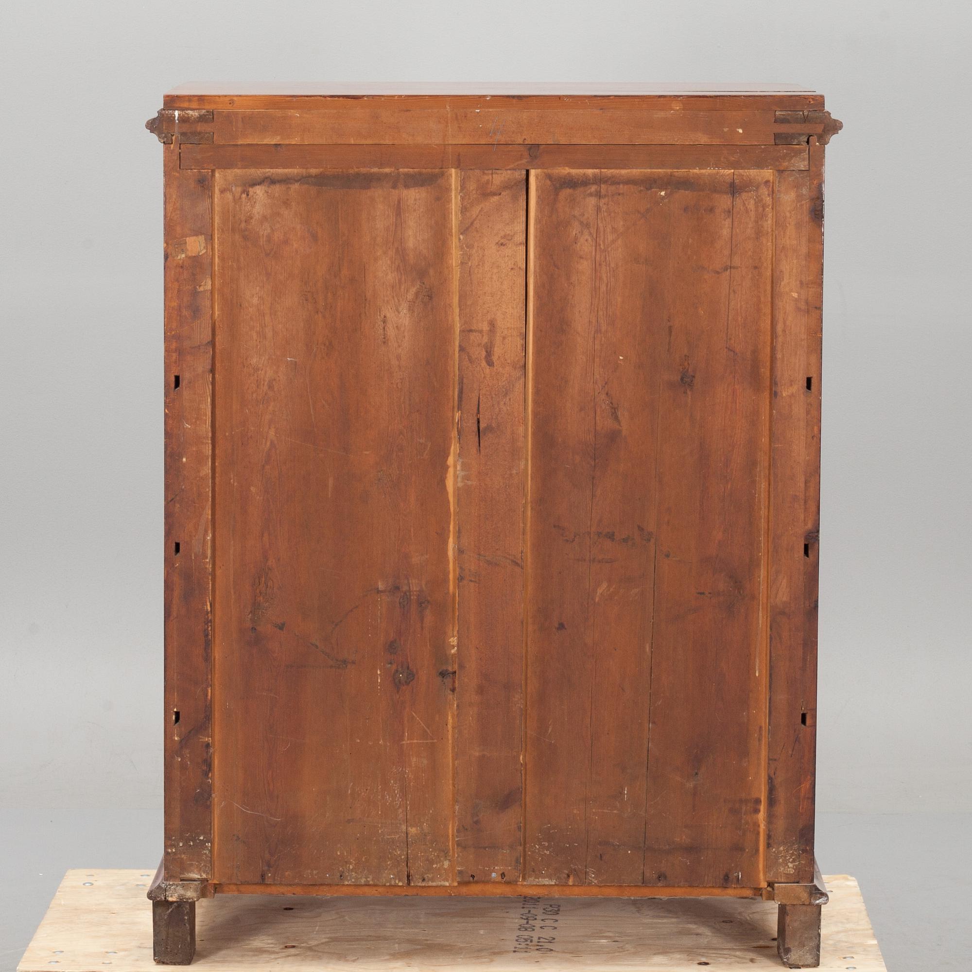 CHIFFONJÉ, nyrenässans, 1800-talets andra hälft.
