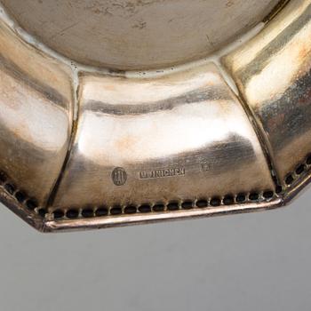 A Danish silver bowl by Møinichen from 1921. Weight 442 gram.