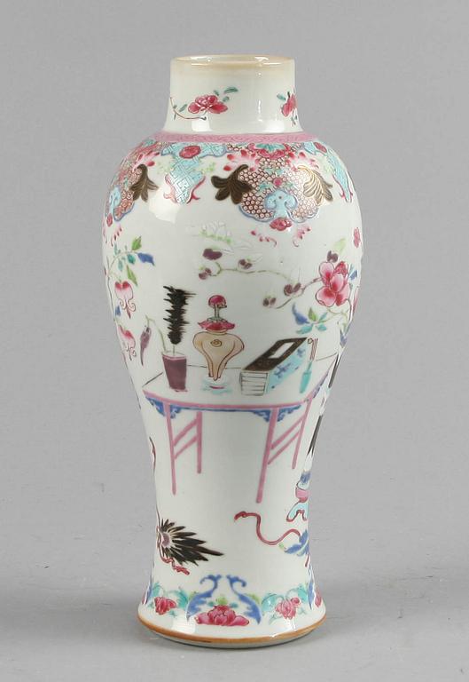 VAS, porslin, Kina, Qianlong, 1700/1800-tal.