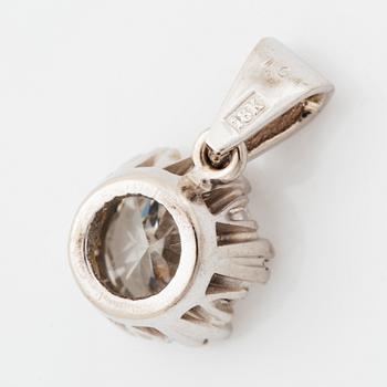 Brilliant-cut diamond pendant.