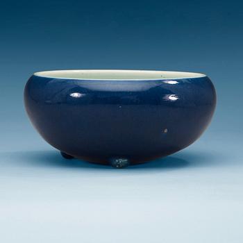 A blue glazed tripod censer, Qing dynasty (1644-1912).