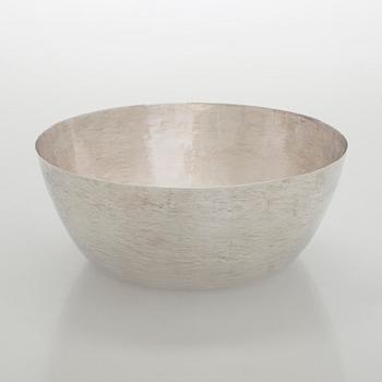 Tapio Wirkkala, A silver bowl, model TW 243, Kultakeskus Hämeenlinna 2007.