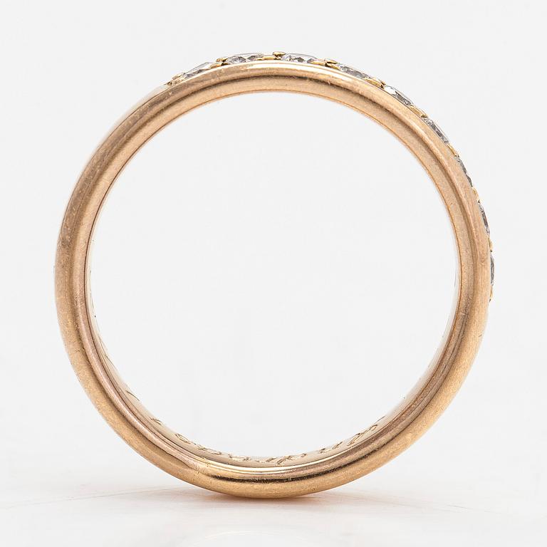 An 18k gold ring, brilliant-cut diamonds totalling approx. 0.35 ct according to engraving, Swedish hallmarks.