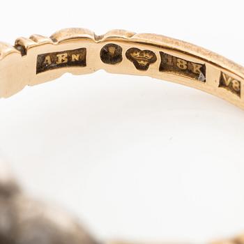 Ring 18K gold and silver with rose-cut diamonds.