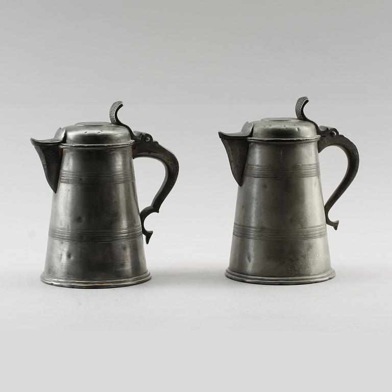 KANNOR, 2 st, tenn, otydliga stämplar, 1800-tal.
