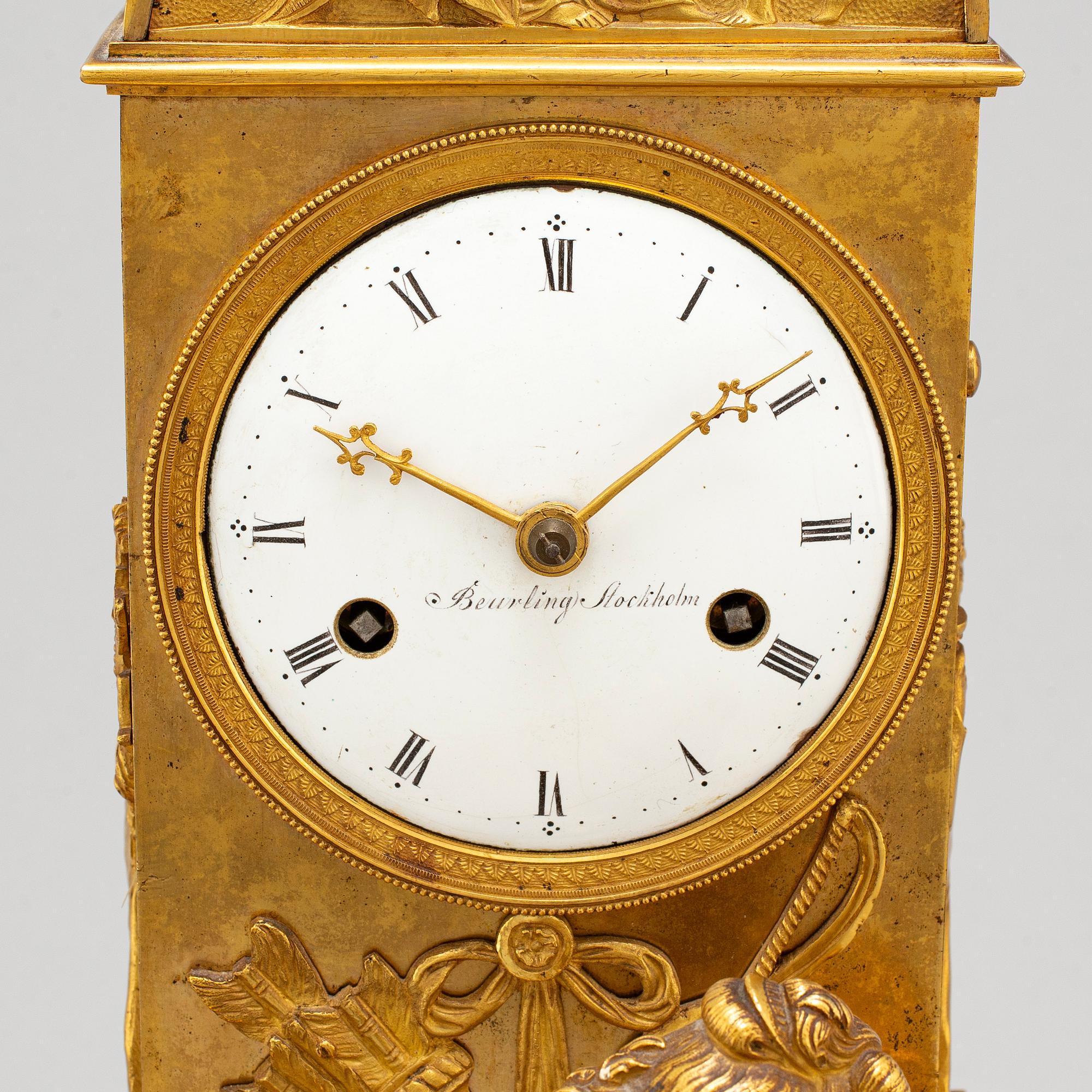 BORDSPENDYL, av Per Henrik Beurling (urmakare i Stockholm 1783 -1806 (1830), empire.