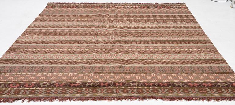 Rug, handwoven, approx. 357 x 262 cm.