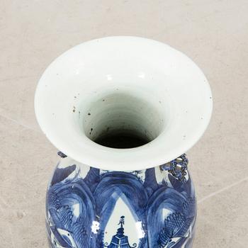 Floor vase China around 1900 porcelain.