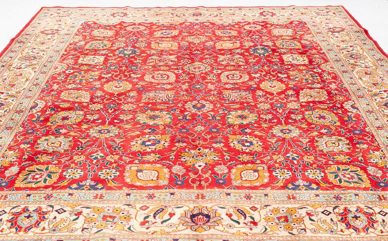 Matta, Täbris, signerad Hadadian, c 383 x 290 cm.