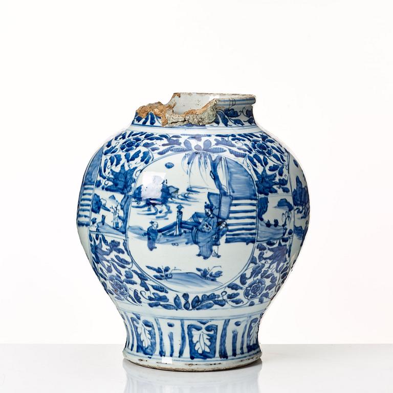 A large blue and white jar, Ming dynasty (1368-1644).