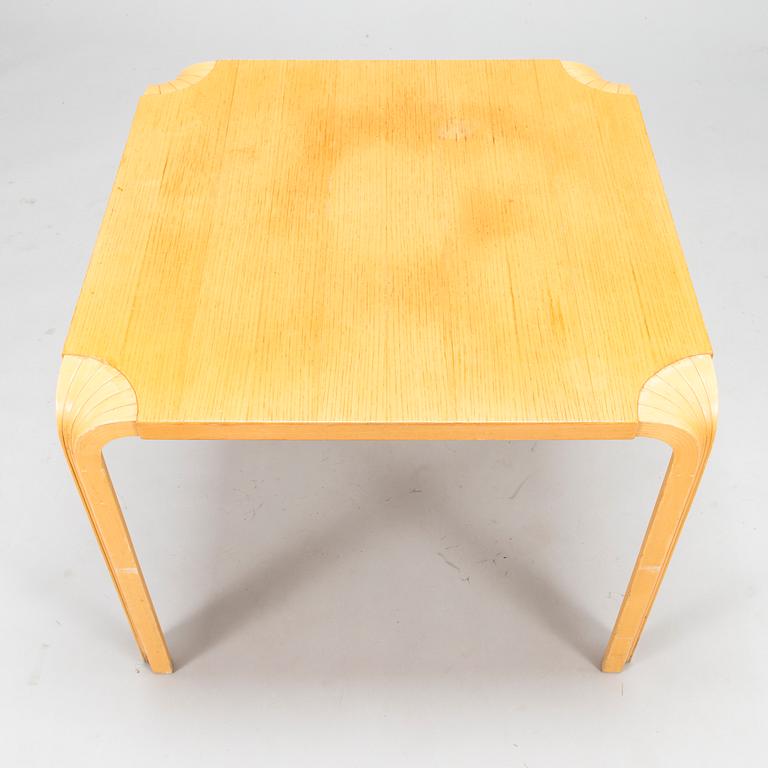 ALVAR AALTO, table X 800 A, Artek.