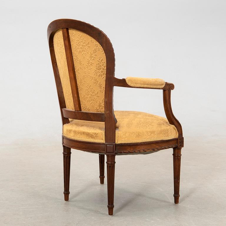 Armchair Louis XVI style, first half of the 20th century.