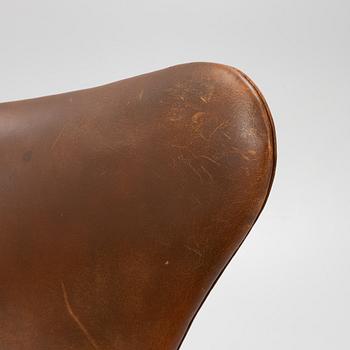 Arne Jacobsen, an 'Egg' lounge chair, Fritz Hansen, Denmark, 1965.