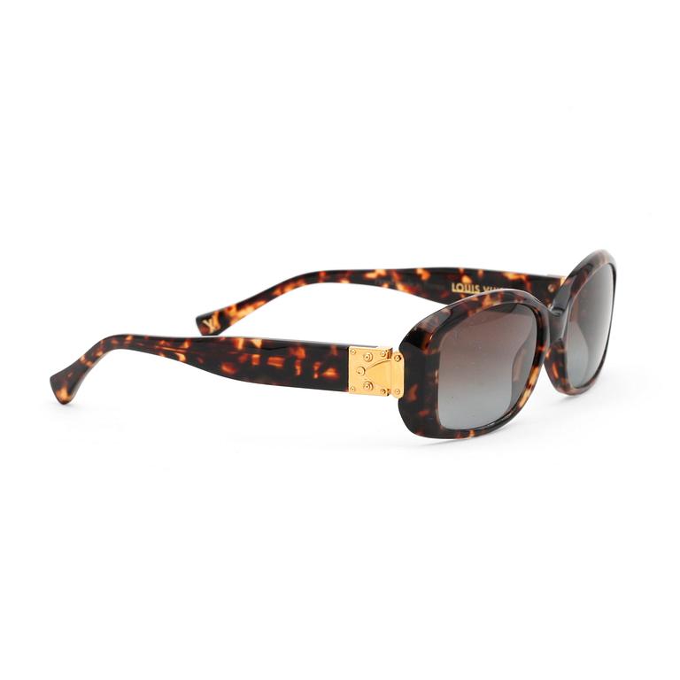 LOUIS VUITTON, a pair of sunglasses.