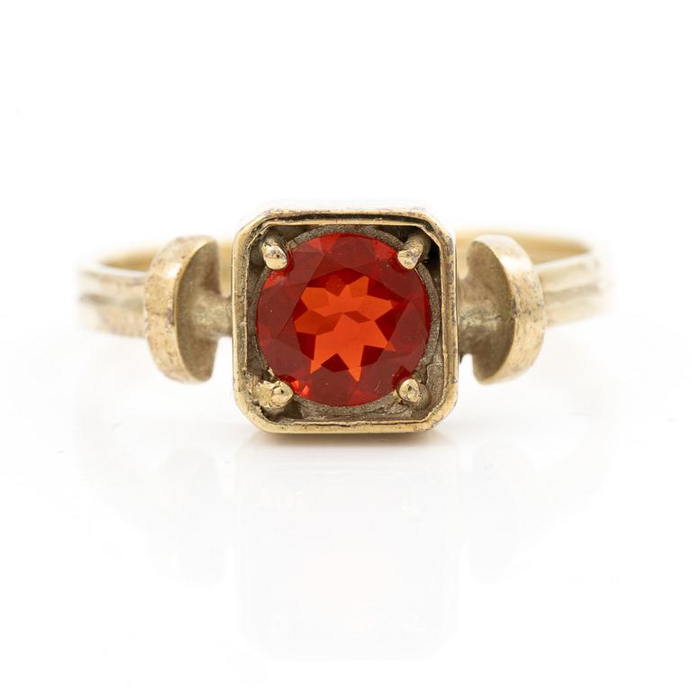 Ring, 14K gold with fire opal.