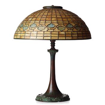 289. TIFFANY STUDIOS, an Art Nouveau "Vine Border" shade on a "Double Scroll" bronze base table lamp, New York 1902-1918.