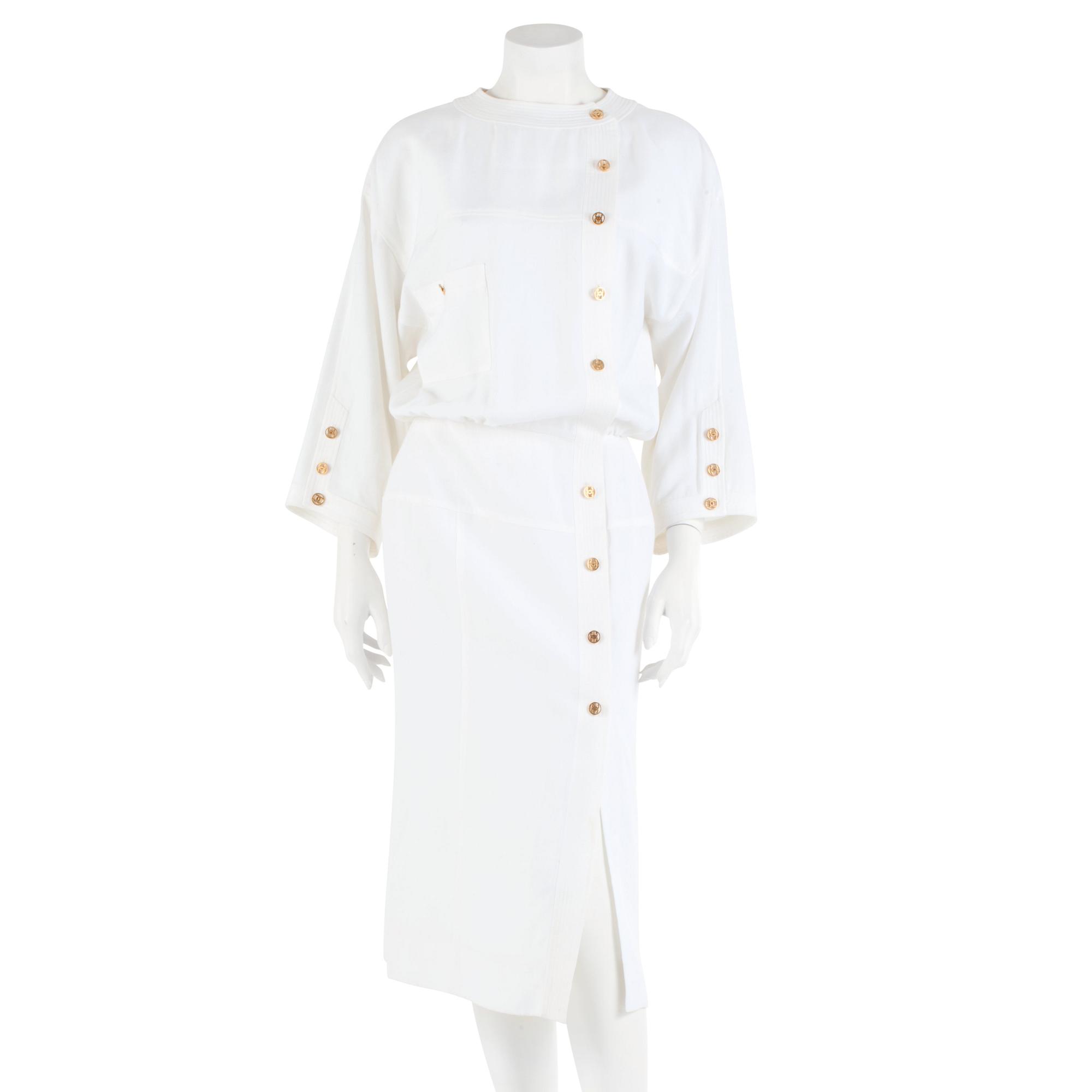 CHANEL, a white linen dress, french size 38.