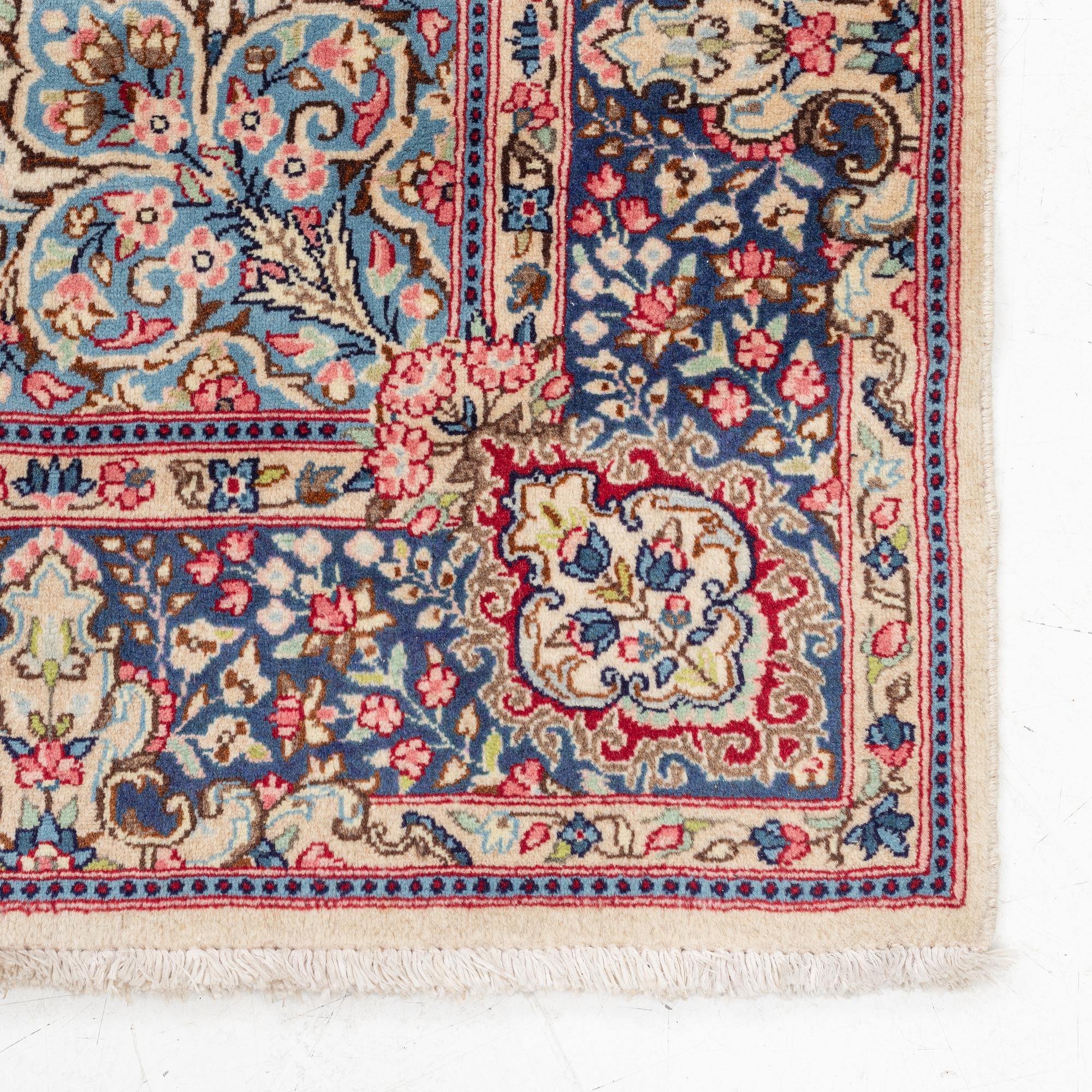 Rug, Kirman, 238 x 145 cm.