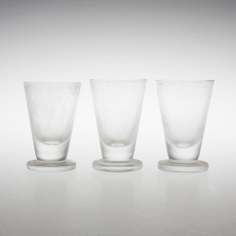 VICKE LINDSTRAND, Orrefors, "Iced", snapsglas 13 stycken.