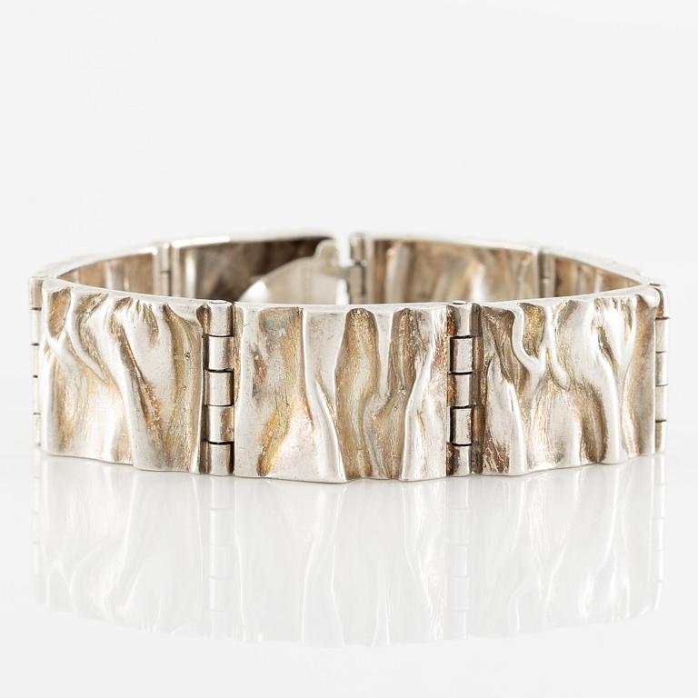 Matti J Hyvärinen, a sterling silver bracelet, Turku, Finland, 1972.