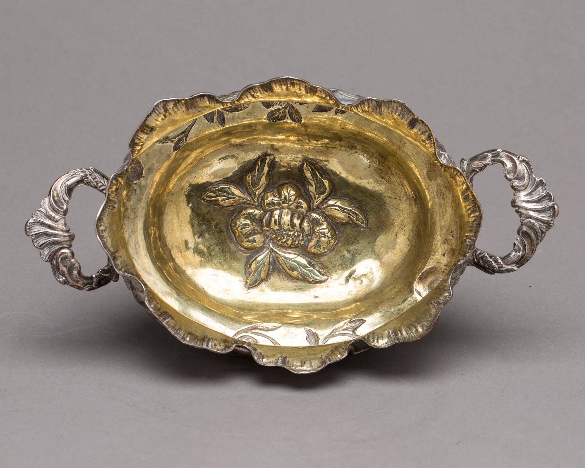 SKÅL PÅ FOT, silver, barock, icke identifierbar mästarstämplar, sannolikt Königsberg, 1700-talets mitt. Vikt ca 420g.