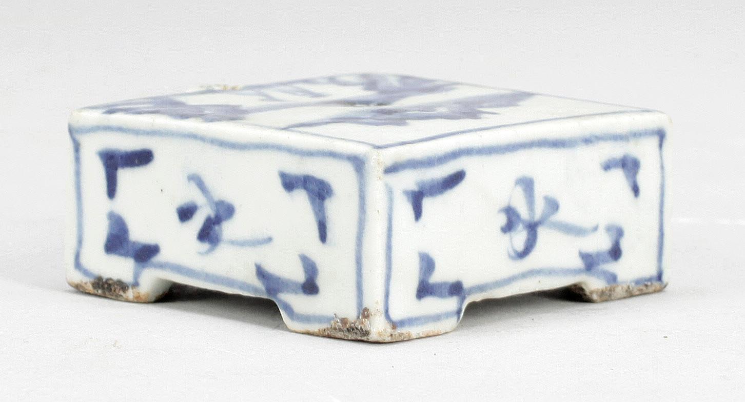 VATTENDROPPARE, porslin, troligen Korea sent 1800-tal.
