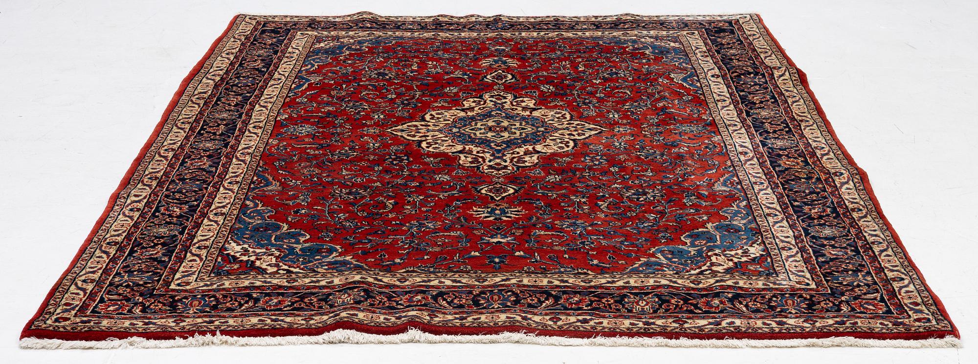 An Afshar carpet approx. 288 x 205 cm.