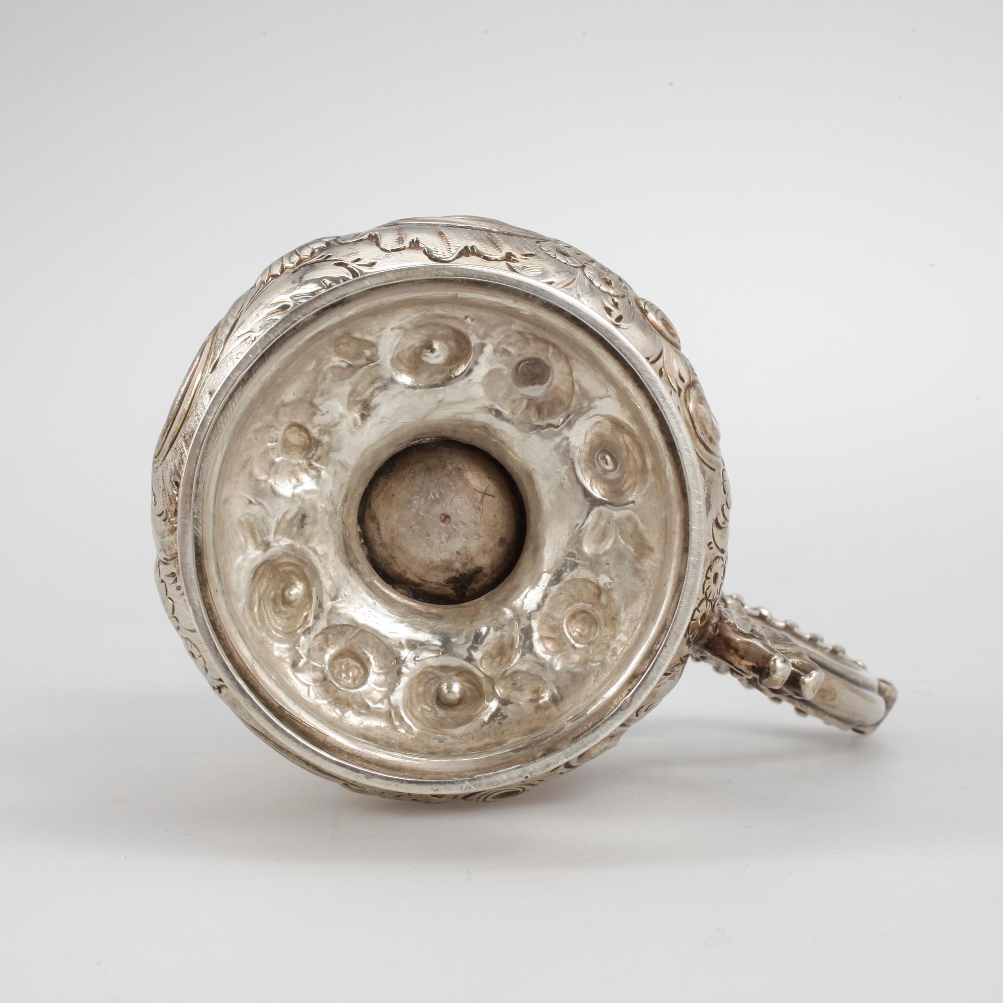 BÄGARE, silver, nyrokoko, London 1834. Vikt ca 184 gram.
