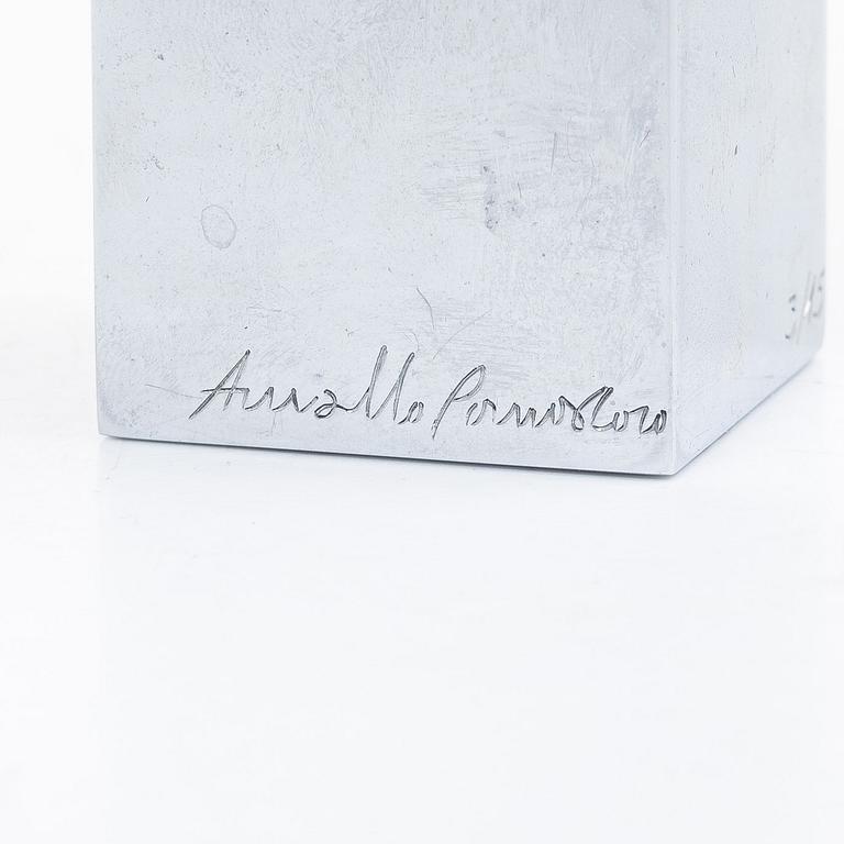 Arnaldo Pomodoro, "Piccola scultura".