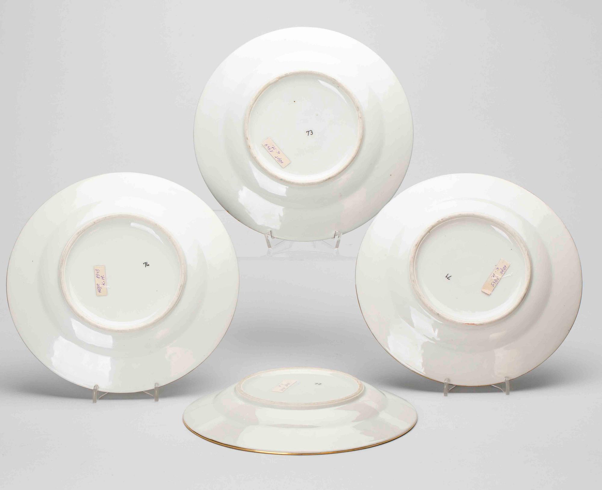 TALLRIKAR, 4 st, Kina, porslin. 1900-talets första hälft.