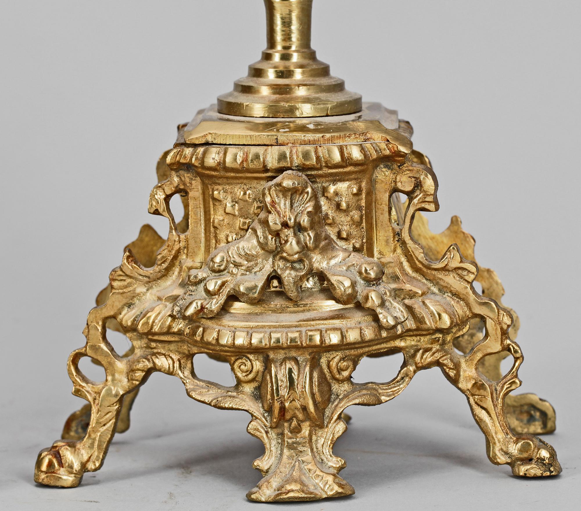 BORDSGARNITYR, mässing, 3 delar, 1800/1900-tal.