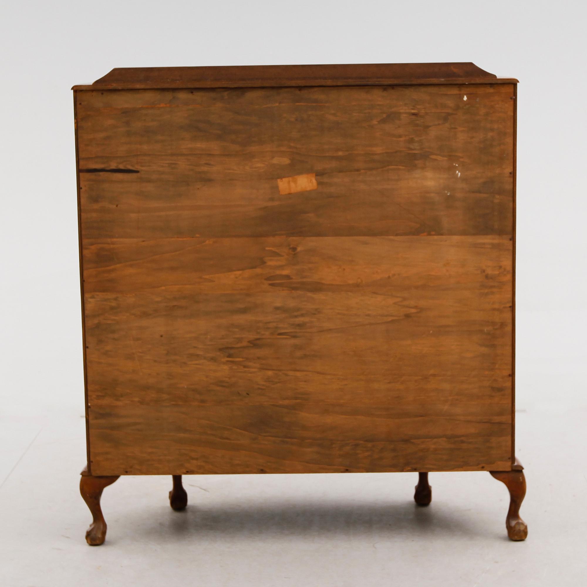 VITRINSKÅP, England, 1900-talets första hälft.