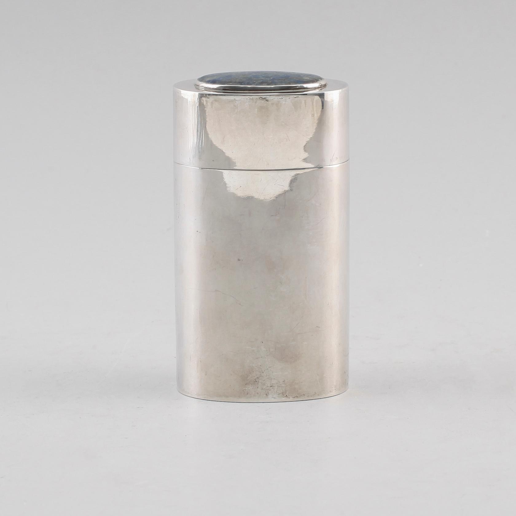 LOCKDOSA, silver, Claes E Giertta, Stockholm 1962. Vikt ca 178 gram.