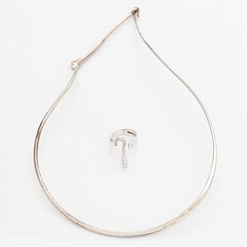 Bernt Högkvist, kaulaketju ja sormus, silver, Sten & Laine, Turku.