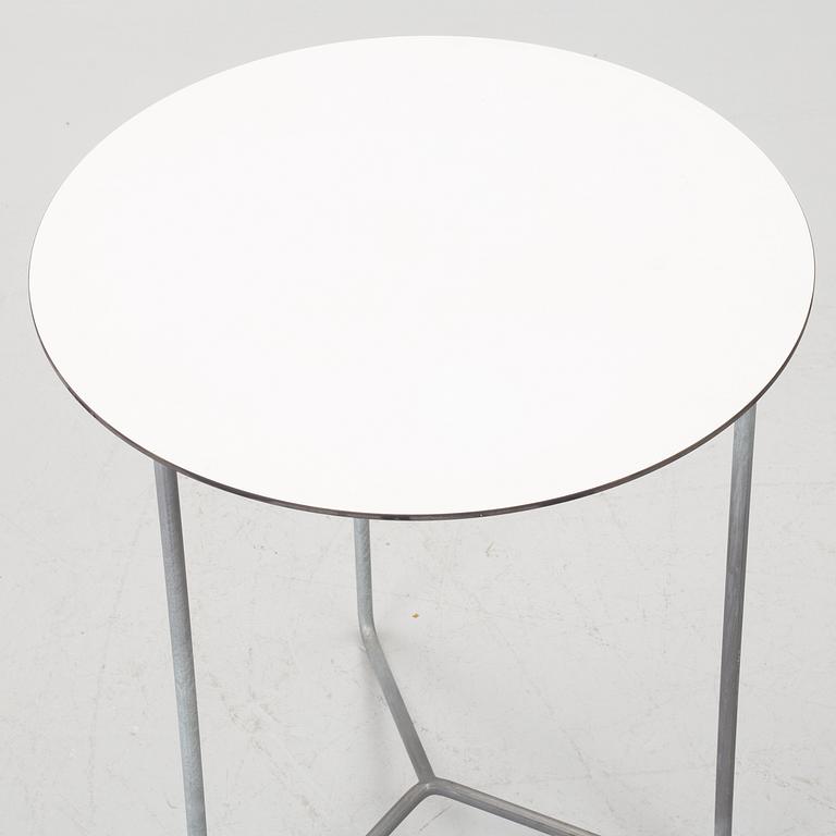 Nils Strinning, a pair of garden chairs and a table, 'High Tech', Grythyttan.