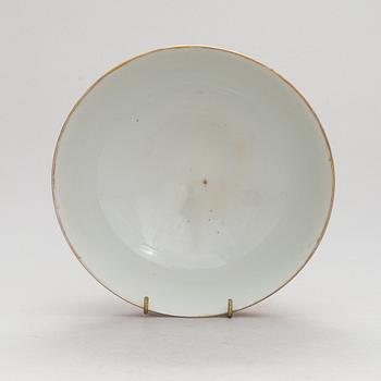 Three Chinese Guangxus marked porcelain bowls, first half of the 20th century.