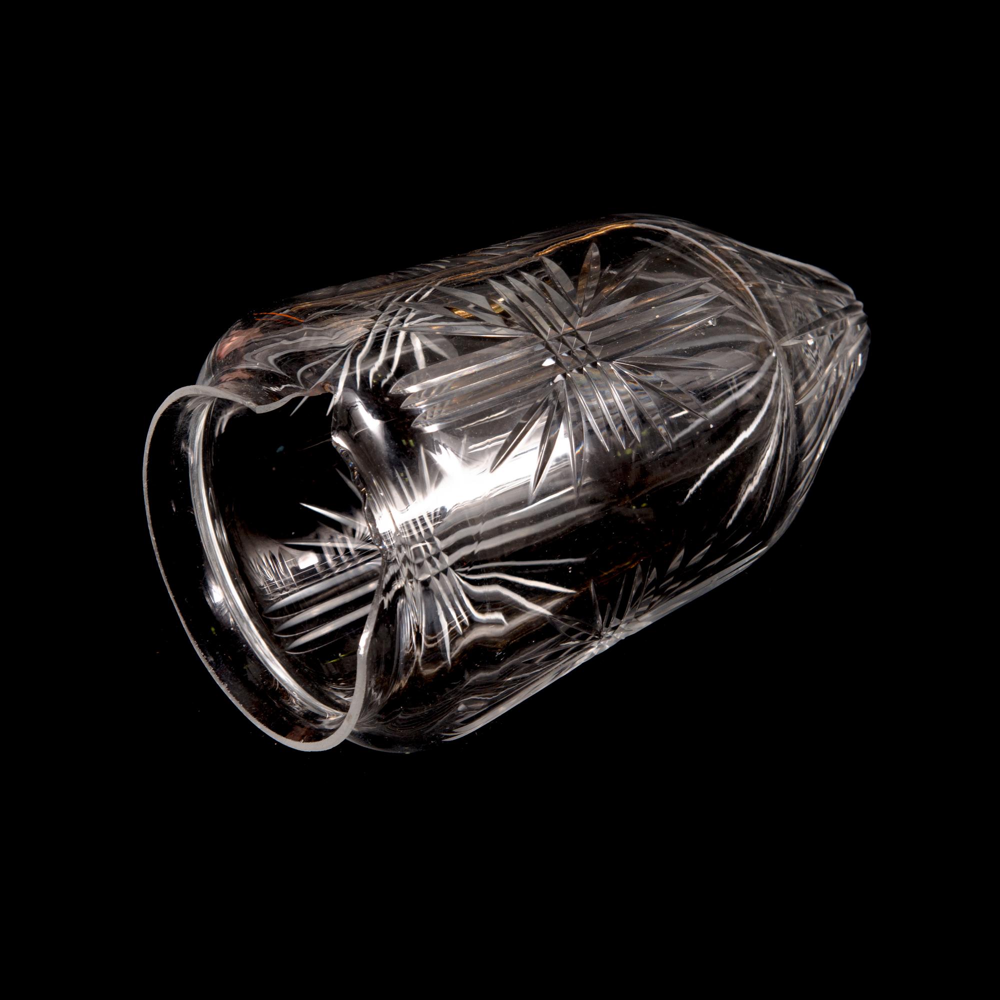 Ferdinand Barbedienne, A signed and gilded bronze chandelier from second half of the 19th century. Height 115 cm.