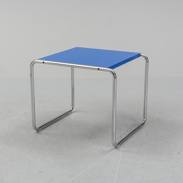 Marcel Breuer, a "Laccio" coffee table, Knoll, 21th-century.