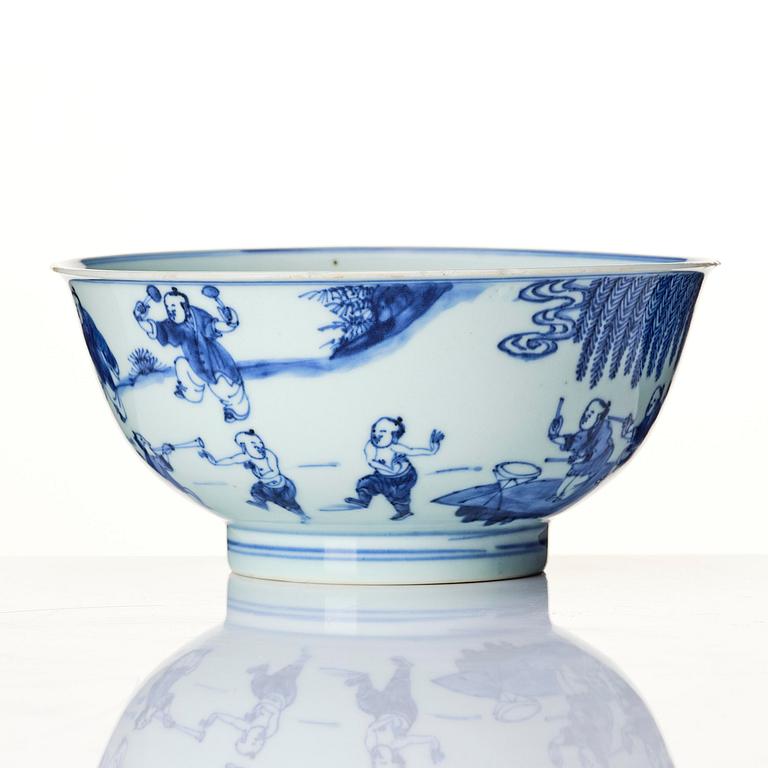 A blue and white 'boys' bowl, Qing dynasty, Kangxi (1662-1722).