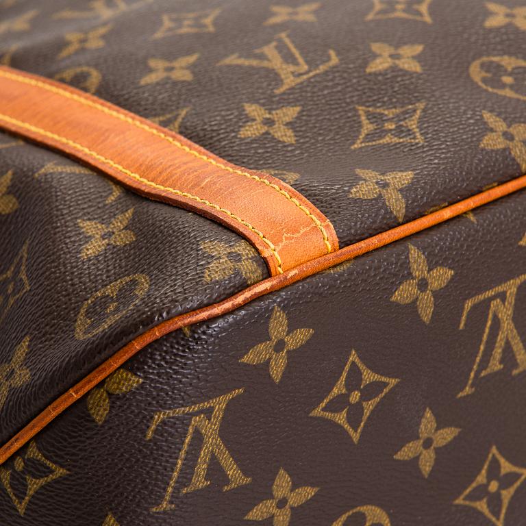 Louis Vuitton, A Monogram Canvas 'Sac Shopping' bag.