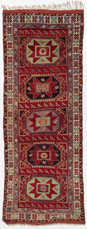 Matta, semiantik Kazak, ca 335 x 123 cm.