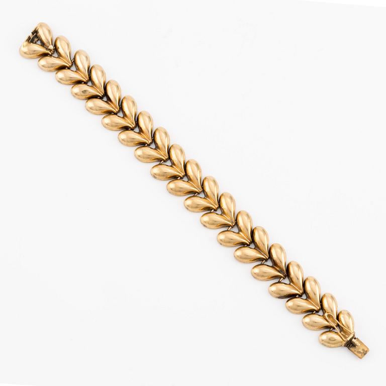 Bracelet, 18K gold, heart-shaped link.