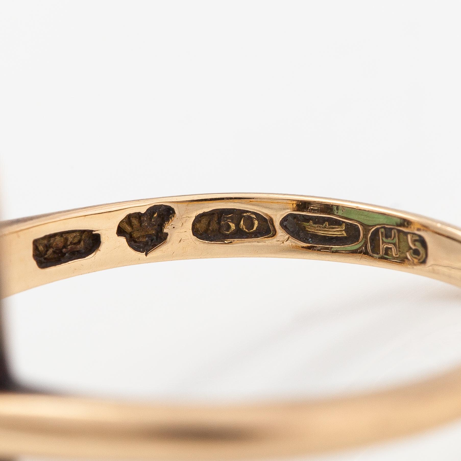 Sormus, 18K kultaa, smaragdi ja timantteja n. 0.72 ct yht. Viktor Lindman, Helsinki 1913.